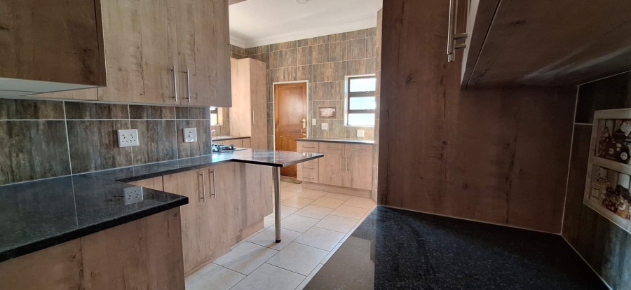 5 Bedroom Property for Sale in South Crest Gauteng