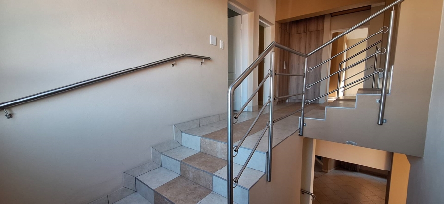 5 Bedroom Property for Sale in South Crest Gauteng
