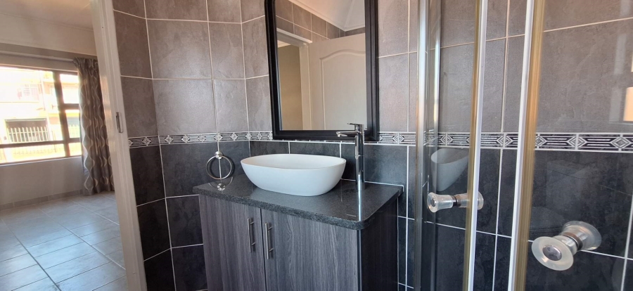 5 Bedroom Property for Sale in South Crest Gauteng