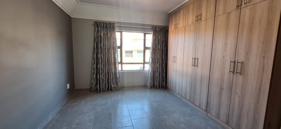 5 Bedroom Property for Sale in South Crest Gauteng