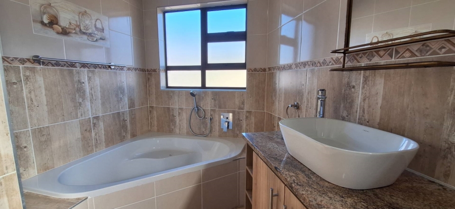 5 Bedroom Property for Sale in South Crest Gauteng