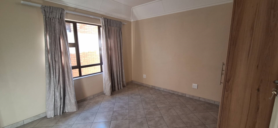 5 Bedroom Property for Sale in South Crest Gauteng