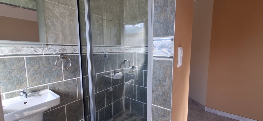 5 Bedroom Property for Sale in South Crest Gauteng