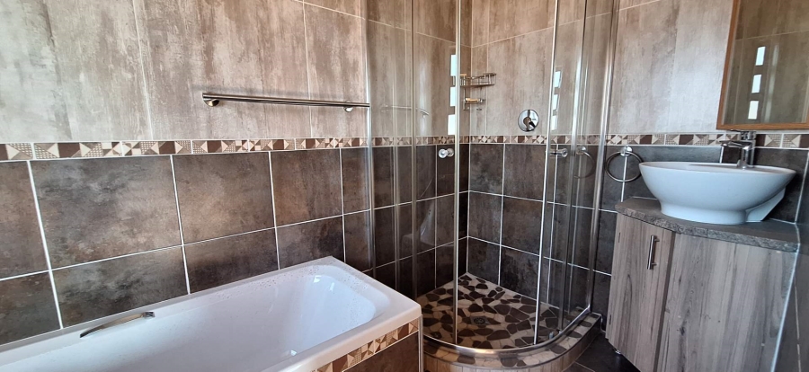 5 Bedroom Property for Sale in South Crest Gauteng