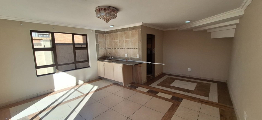 5 Bedroom Property for Sale in South Crest Gauteng