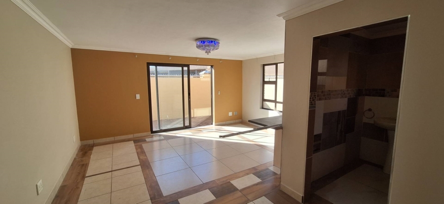 5 Bedroom Property for Sale in South Crest Gauteng