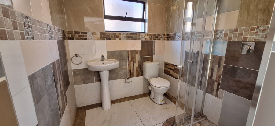 5 Bedroom Property for Sale in South Crest Gauteng