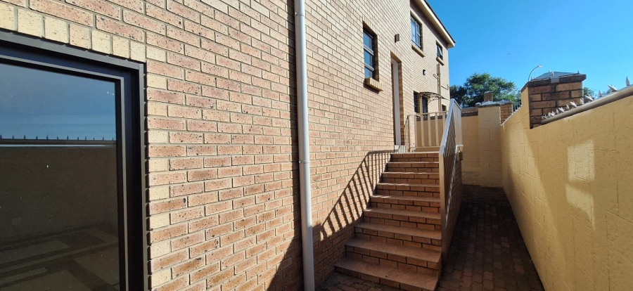 5 Bedroom Property for Sale in South Crest Gauteng