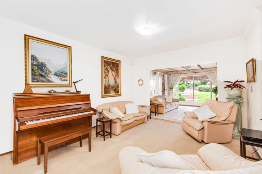 3 Bedroom Property for Sale in Mulbarton Gauteng