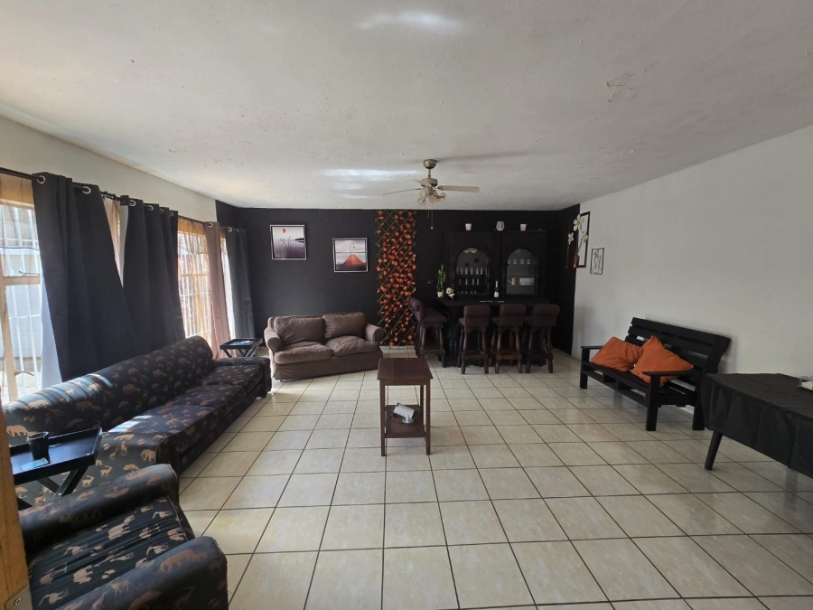 4 Bedroom Property for Sale in Glenanda Gauteng