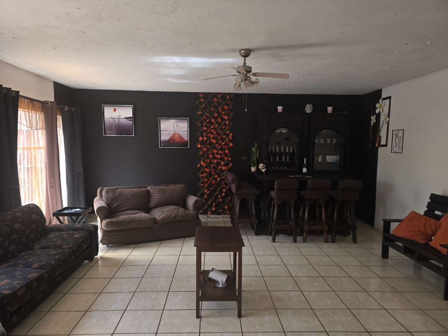 4 Bedroom Property for Sale in Glenanda Gauteng
