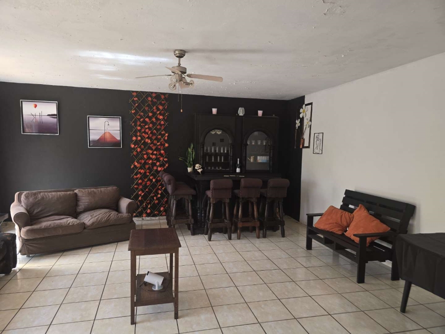 4 Bedroom Property for Sale in Glenanda Gauteng