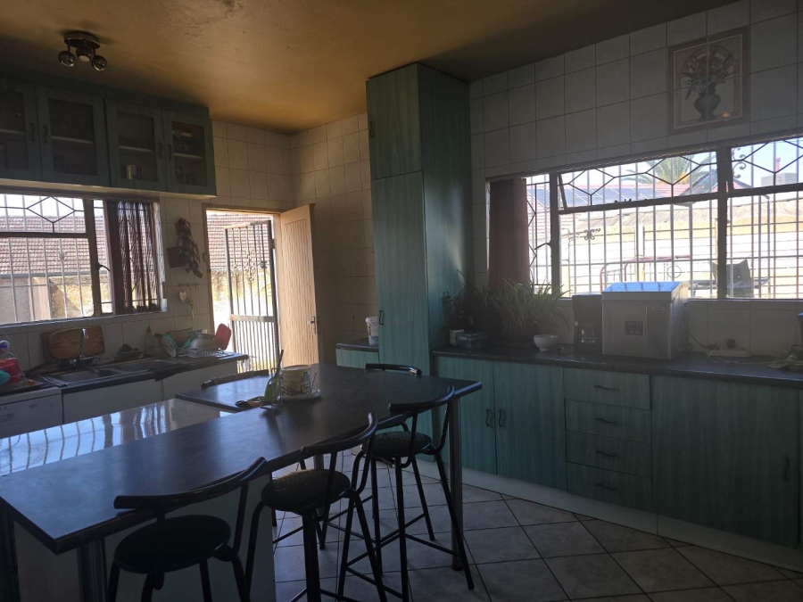 4 Bedroom Property for Sale in Glenanda Gauteng
