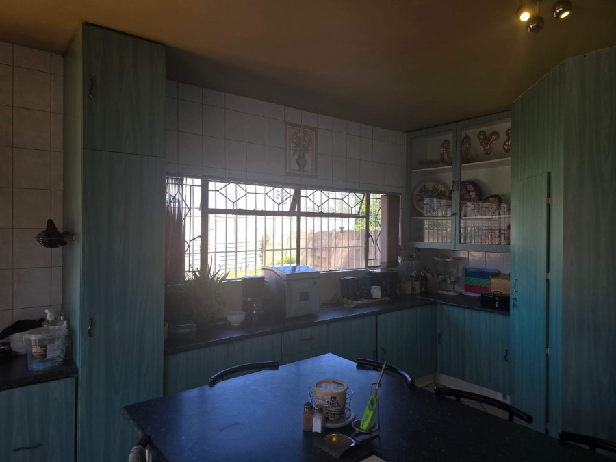 4 Bedroom Property for Sale in Glenanda Gauteng