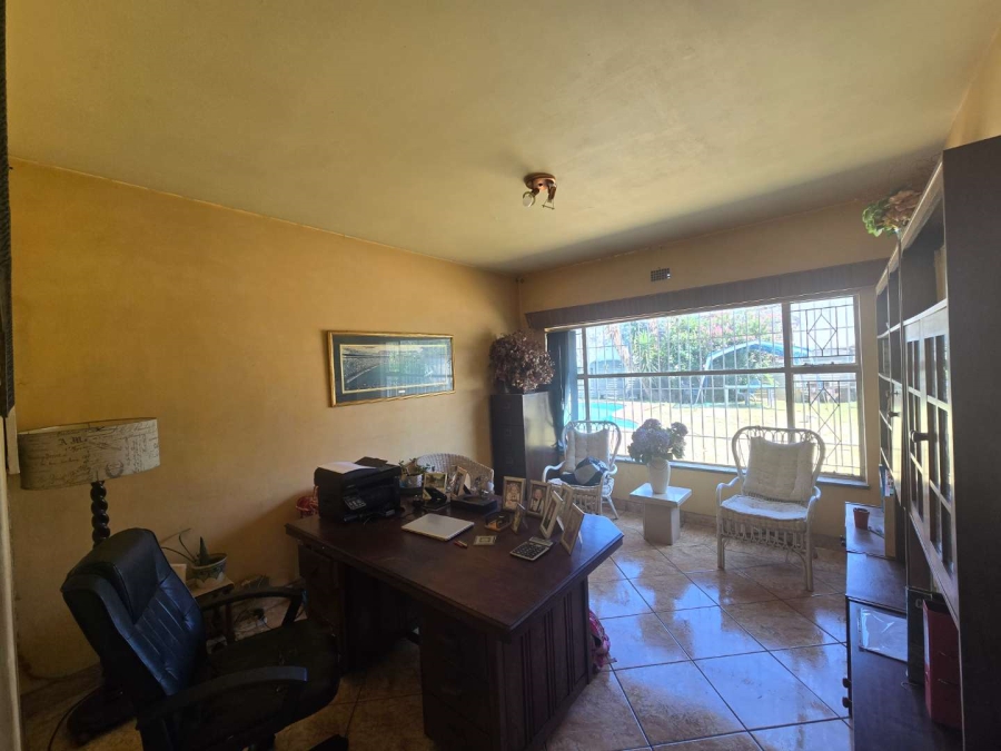 4 Bedroom Property for Sale in Glenanda Gauteng