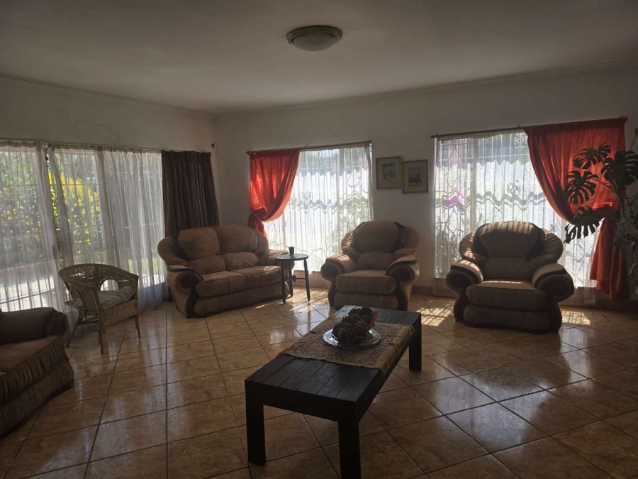 4 Bedroom Property for Sale in Glenanda Gauteng
