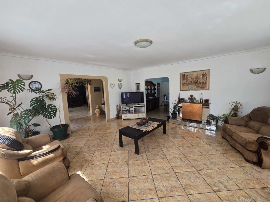 4 Bedroom Property for Sale in Glenanda Gauteng