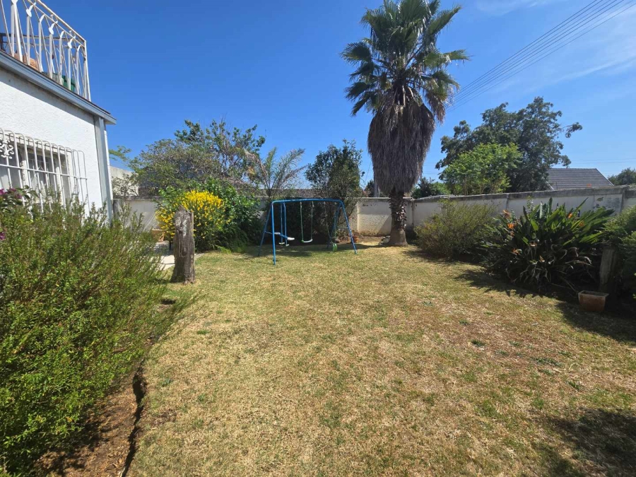 4 Bedroom Property for Sale in Glenanda Gauteng