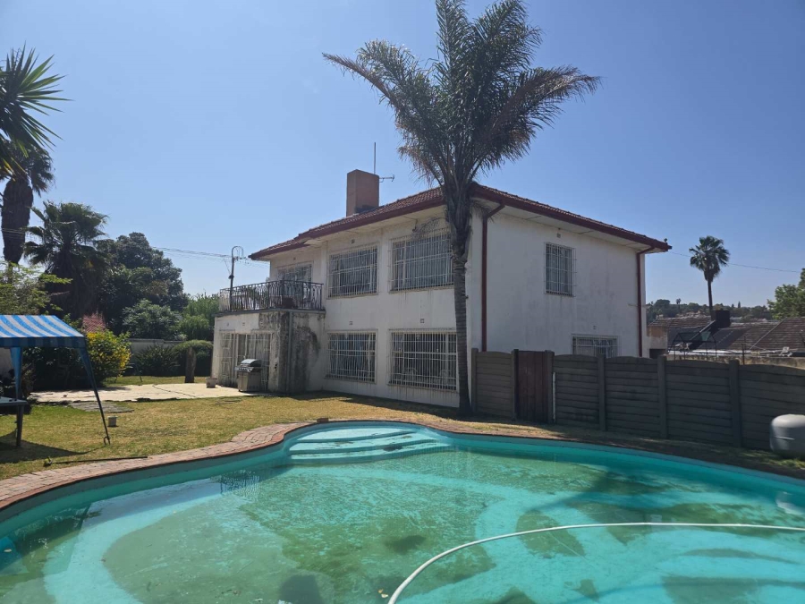 4 Bedroom Property for Sale in Glenanda Gauteng