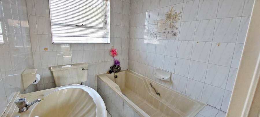3 Bedroom Property for Sale in Raceview Gauteng