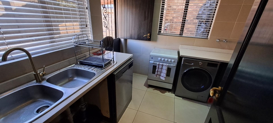 3 Bedroom Property for Sale in Glenvista Gauteng