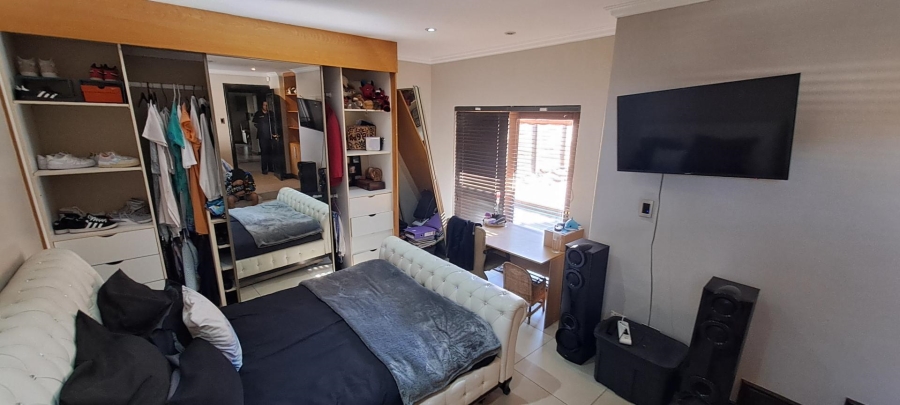 3 Bedroom Property for Sale in Glenvista Gauteng