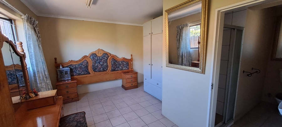 3 Bedroom Property for Sale in Glenvista Gauteng