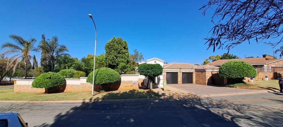 3 Bedroom Property for Sale in Glenvista Gauteng