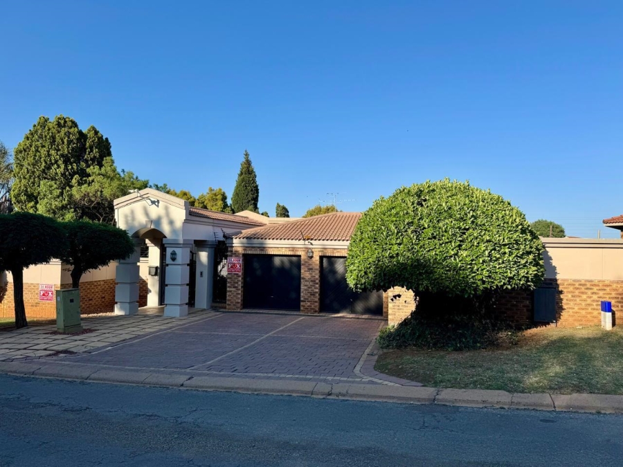3 Bedroom Property for Sale in Glenvista Gauteng