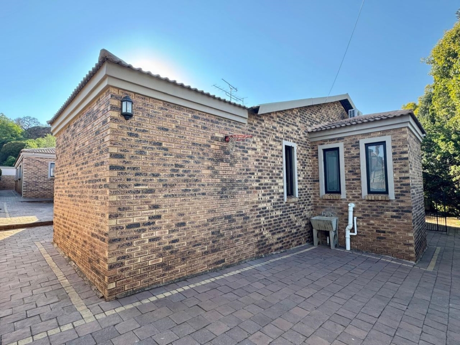 3 Bedroom Property for Sale in Glenvista Gauteng