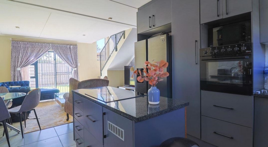 4 Bedroom Property for Sale in Albertsdal Gauteng