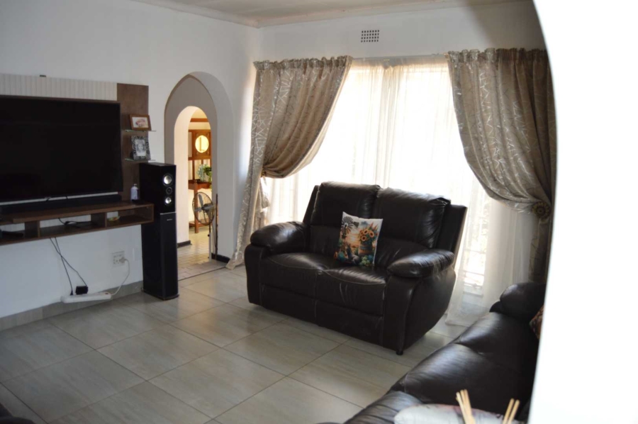 3 Bedroom Property for Sale in Verwoerdpark Gauteng