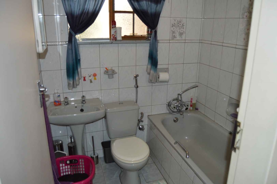 3 Bedroom Property for Sale in Verwoerdpark Gauteng