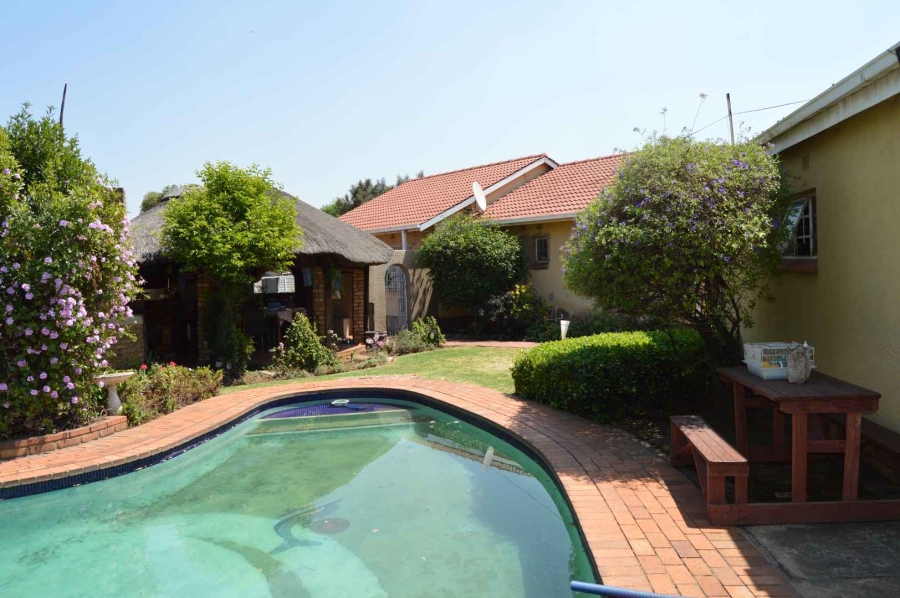 3 Bedroom Property for Sale in Verwoerdpark Gauteng