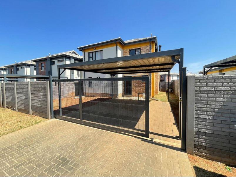 3 Bedroom Property for Sale in Albertsdal Gauteng