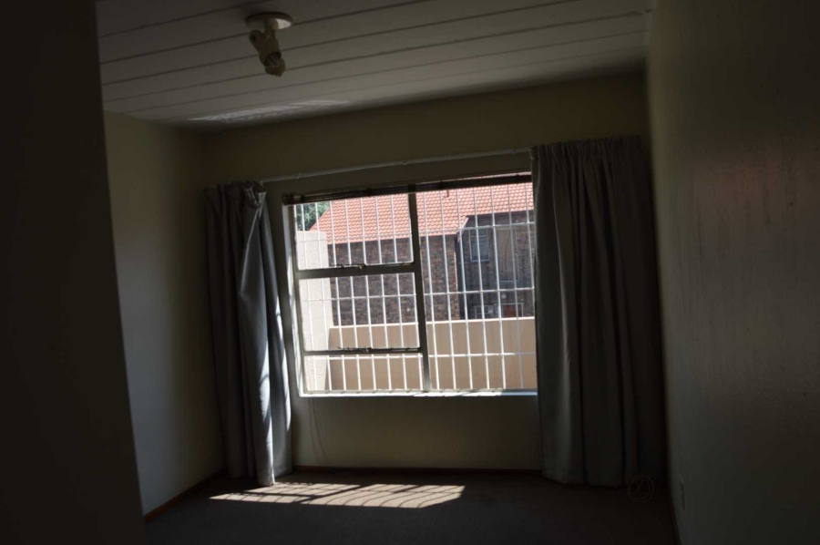 2 Bedroom Property for Sale in New Redruth Gauteng