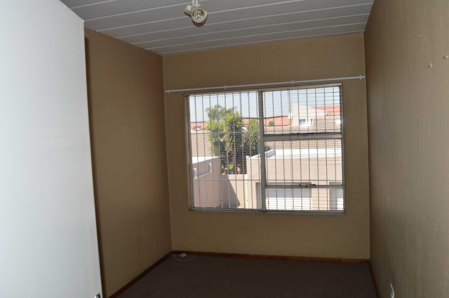 2 Bedroom Property for Sale in New Redruth Gauteng