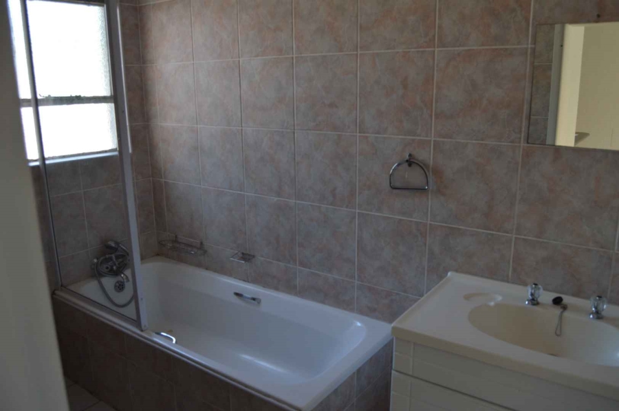 2 Bedroom Property for Sale in New Redruth Gauteng