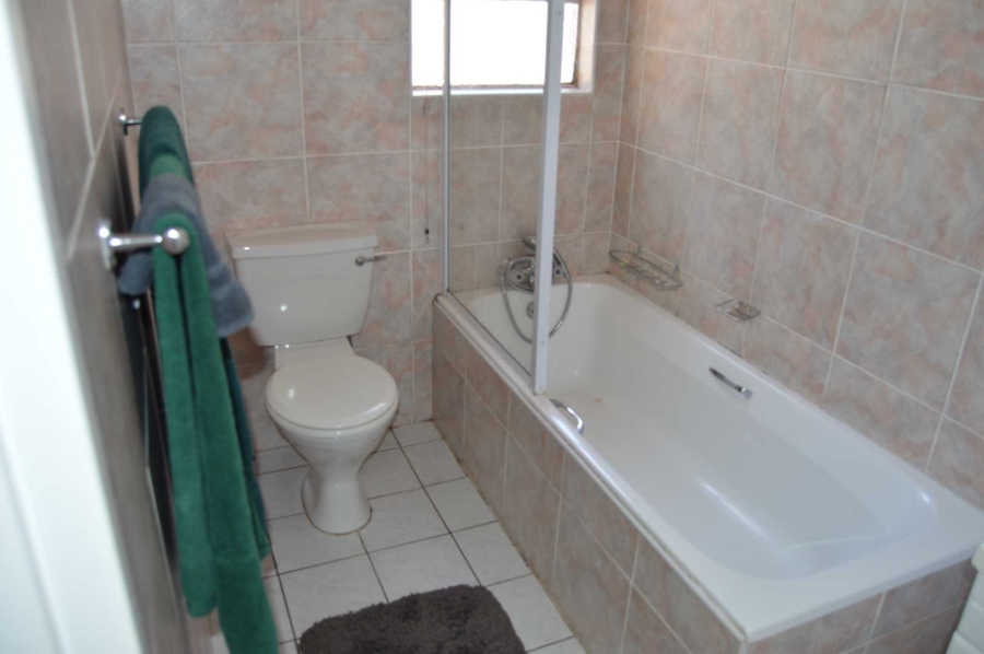 2 Bedroom Property for Sale in New Redruth Gauteng