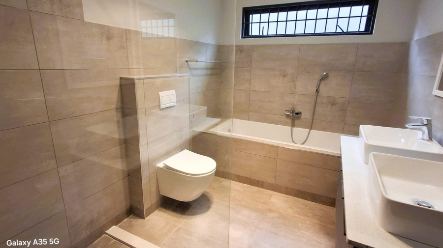 To Let 3 Bedroom Property for Rent in Ashlea Gardens Gauteng