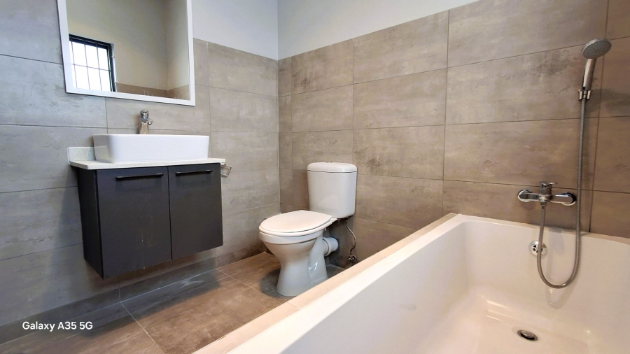 To Let 3 Bedroom Property for Rent in Ashlea Gardens Gauteng