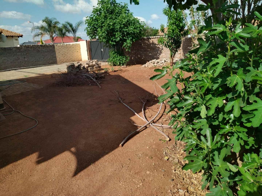 3 Bedroom Property for Sale in Rosslyn Gauteng
