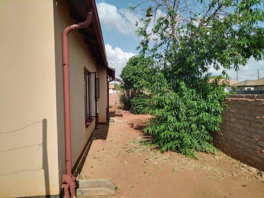 3 Bedroom Property for Sale in Rosslyn Gauteng
