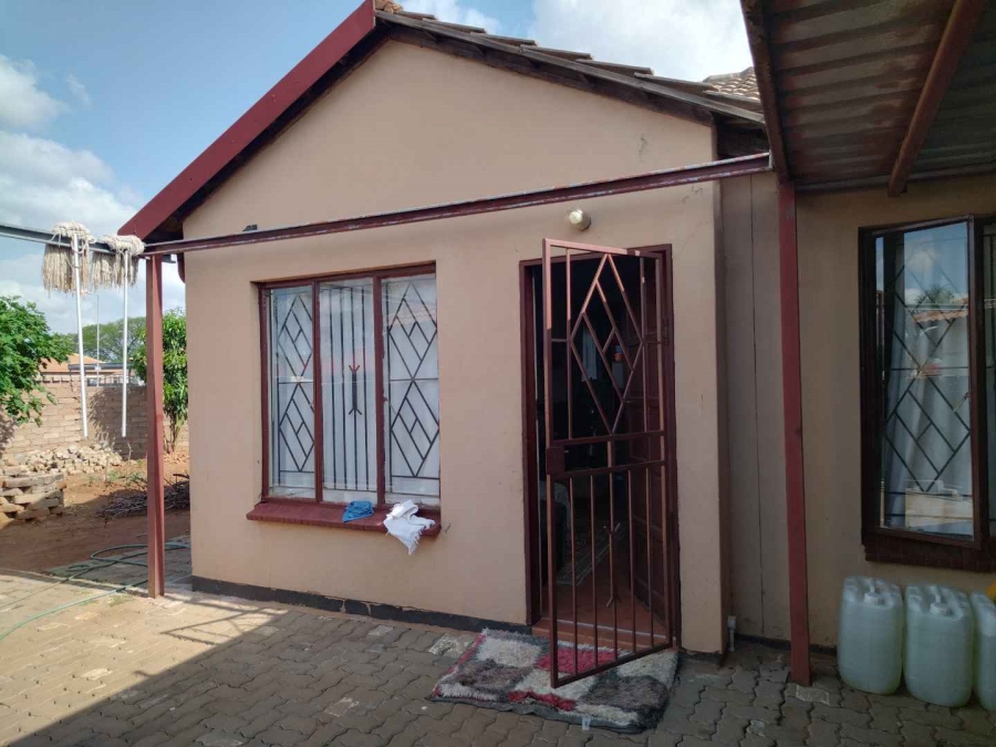 3 Bedroom Property for Sale in Rosslyn Gauteng
