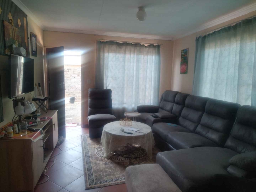 3 Bedroom Property for Sale in Rosslyn Gauteng
