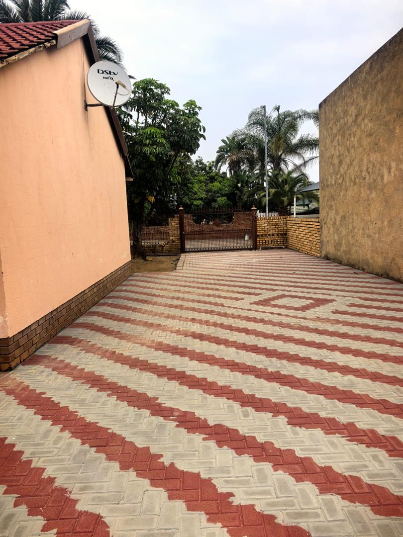 3 Bedroom Property for Sale in Soshanguve DD Gauteng