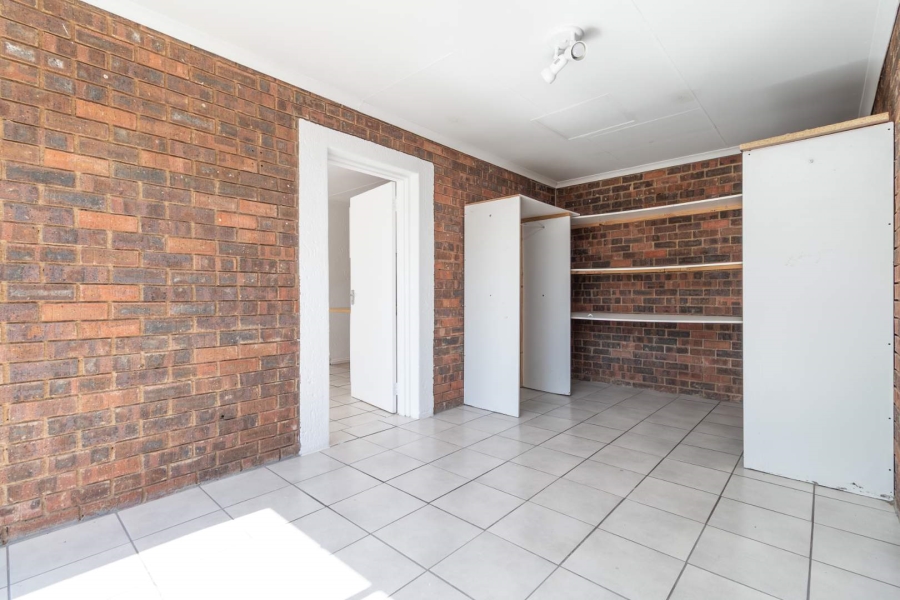 3 Bedroom Property for Sale in Radiokop Gauteng