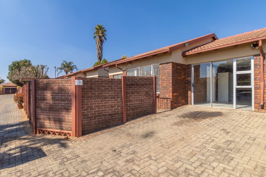 3 Bedroom Property for Sale in Radiokop Gauteng