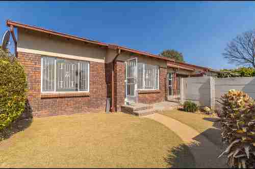 3 Bedroom Property for Sale in Radiokop Gauteng