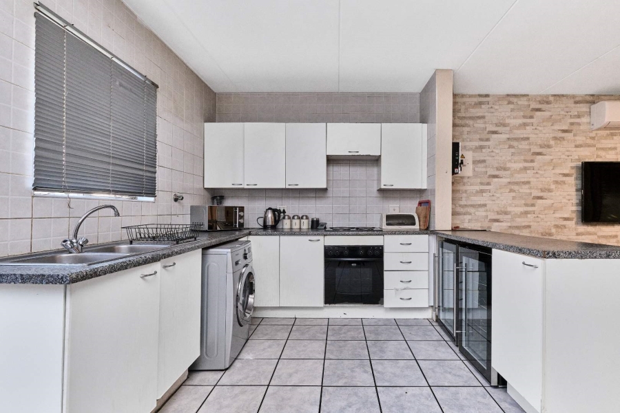 2 Bedroom Property for Sale in Allens Nek Gauteng